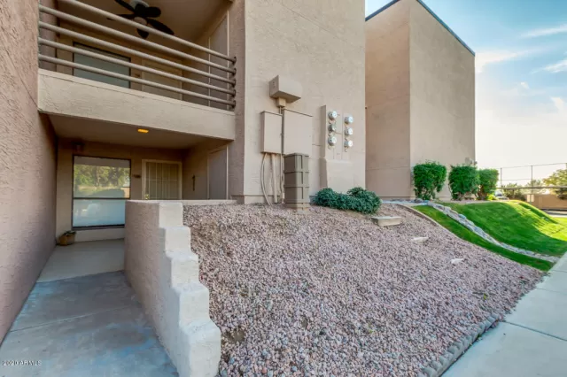 MLS: 6041001 Condo For Sale