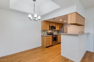 Photo #5: 6042085 Listing