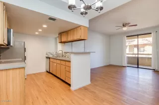 Photo #6: 6042085 Listing