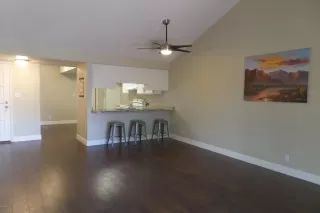 Photo #4: 6042128 Listing