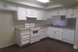 Photo #5: 6042128 Listing