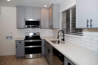 Photo #2: 6042311 Listing