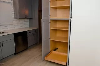 Photo #5: 6042311 Listing