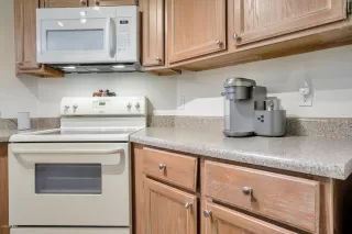 Photo #5: 6042403 Listing