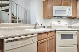 Photo #6: 6042403 Listing