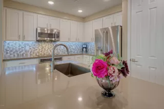 Photo #2: 6042507 Listing