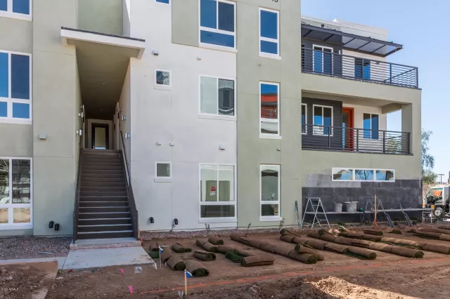 MLS: 6042631 Condo For Sale