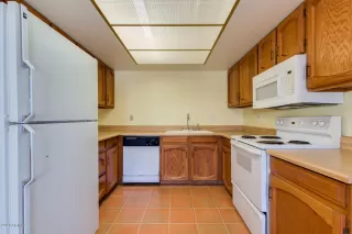 Photo #5: 6042806 Listing