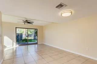 Photo #6: 6042870 Listing