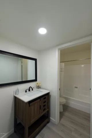 Photo #5: 6043207 Listing