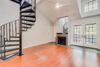 Photo #2: 6043317 Listing