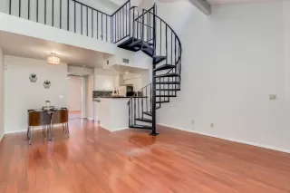 Photo #6: 6043317 Listing