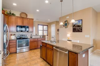 Photo #5: 6043716 Listing