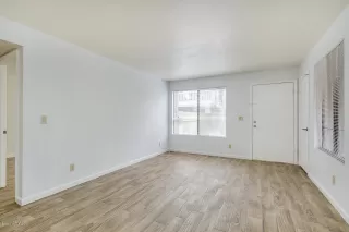 Photo #4: 6043832 Listing