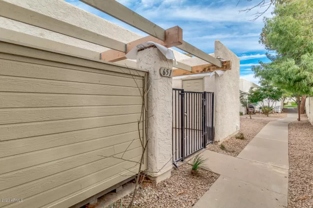 MLS: 6043846 Condo For Sale