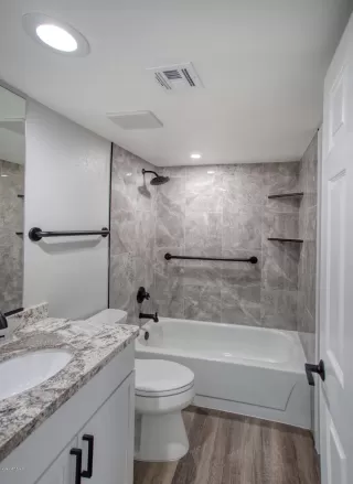 Photo #5: 6043915 Listing