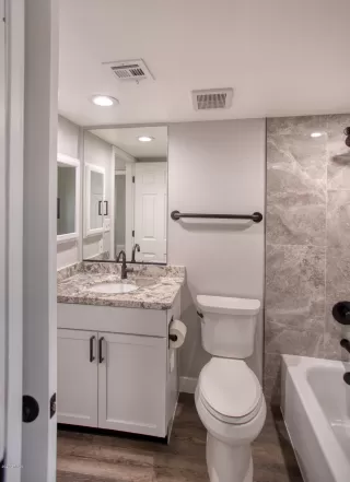 Photo #6: 6043915 Listing