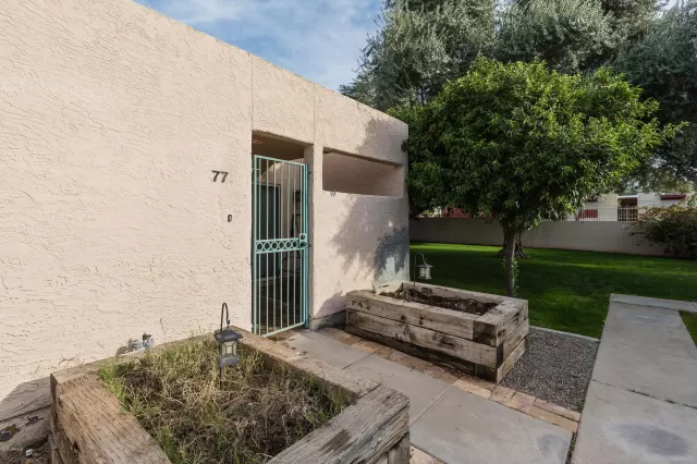 MLS: 6044050 Condo For Sale