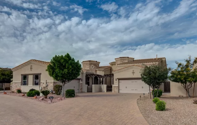 MLS: 6044064 Condo For Sale