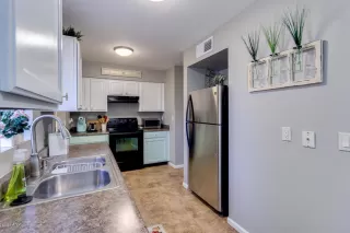 Photo #6: 6044198 Listing 