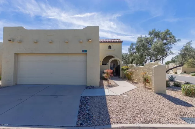 MLS: 6044400 Condo For Sale