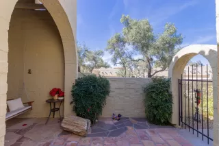 Photo #2: 6044400 Listing