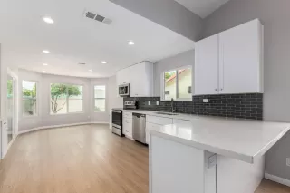 Photo #6: 6044934 Listing 