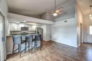 Photo #5: 6045229 Listing