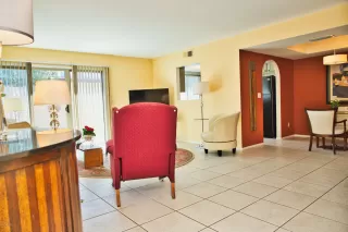 Photo #5: 6046252 Listing 