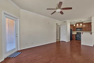 Photo #5: 6046599 Listing