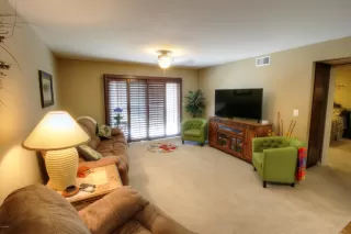 Photo #5: 6047201 Listing