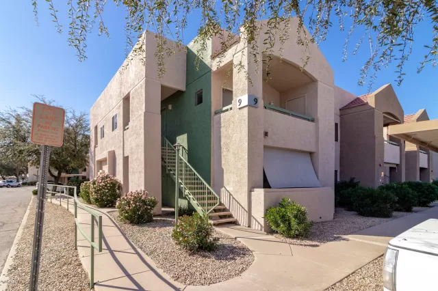 MLS: 6047404 Condo For Sale