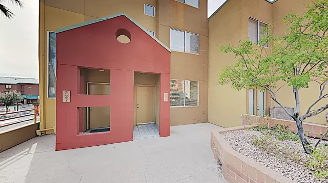 MLS: 6048328 Condo For Sale