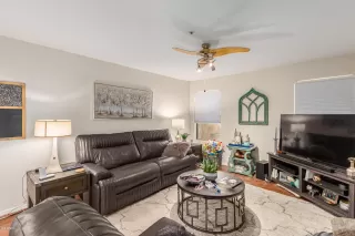 Photo #2: 6048393 Listing