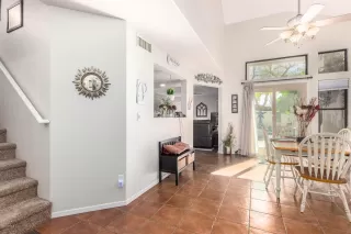 Photo #6: 6048393 Listing