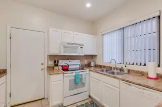 Photo #6: 6048713 Listing 