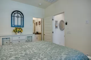 Photo #6: 6048845 Listing