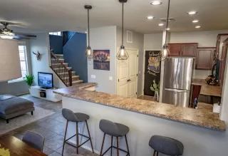 Photo #5: 6048862 Listing