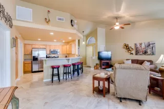 Photo #3: 6049024 Listing