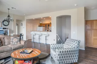 Photo #6: 6049236 Listing