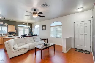 Photo #4: 6049279 Listing 