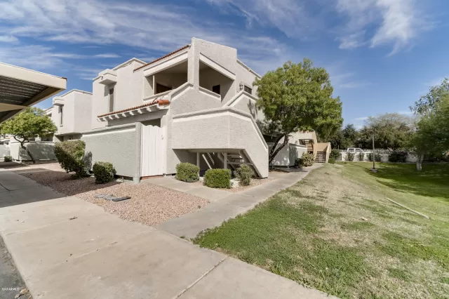 MLS: 6049369 Condo For Sale