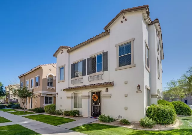 MLS: 6049383 Condo For Sale