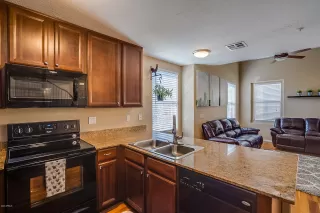 Photo #5: 6049383 Listing