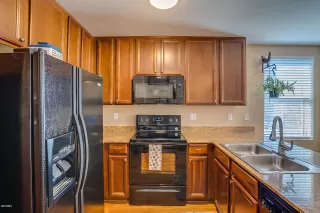 Photo #6: 6049383 Listing