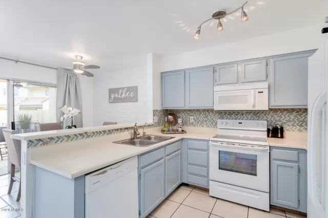 MLS: 6049790 Condo For Sale