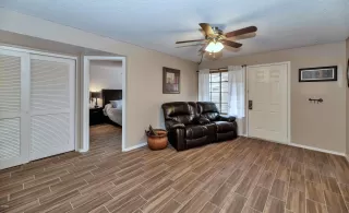 Photo #4: 6050001 Listing 