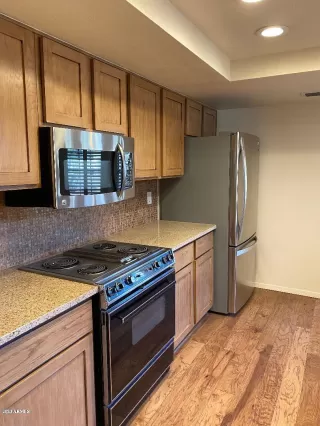 Photo #5: 6050085 Listing 