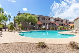 Photo #2: 6052031 Listing 