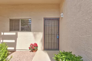 Photo #5: 6052201 Listing